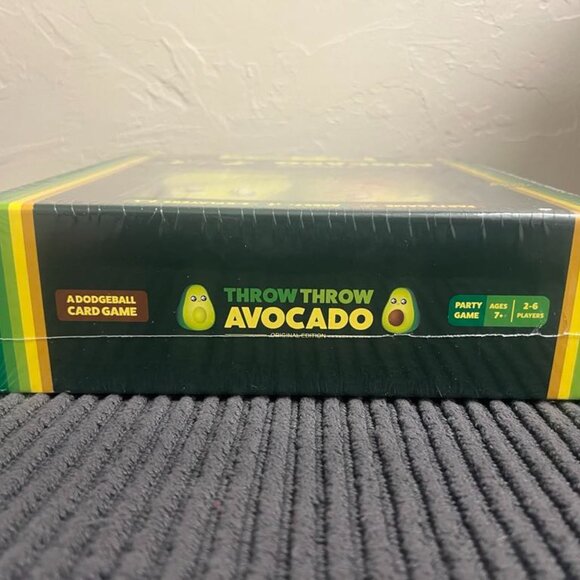 Throw Throw Avocado Game by Exploding Kittens. - Picture 6 of 7
